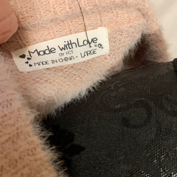 Soft fuzzy white sweater Made with Love - Picture 4 of 5